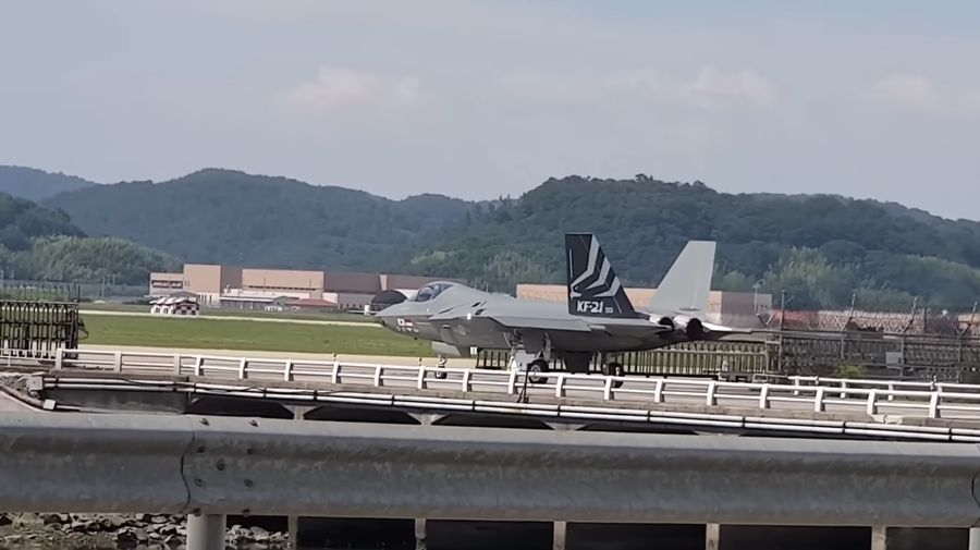 Pesawat KF-21 (Tangkapan Layar via Youtube @Korea Defense Blog)