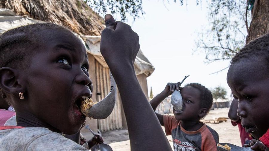 Anak-anak yang menderita kurang gizi di Sudan Selatan