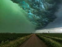 Fenomena Langka Terjadi di AS, Langit Berwarna Hijau