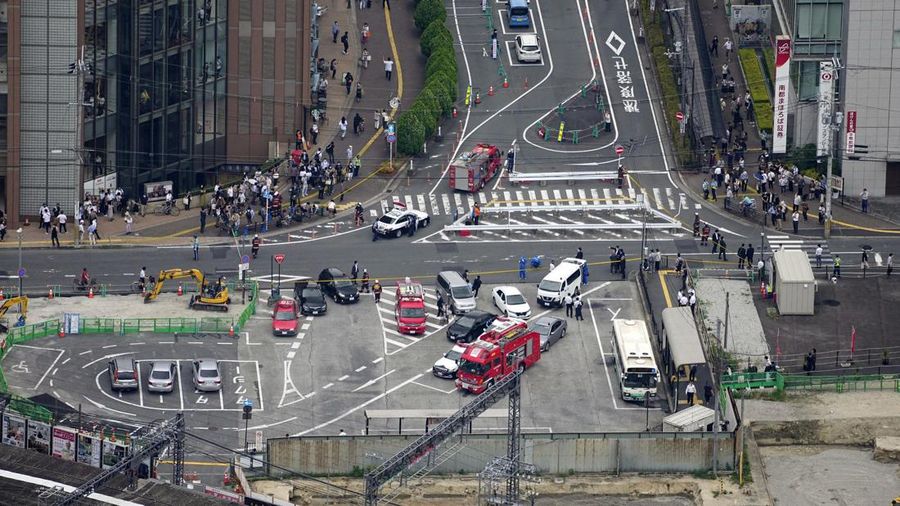 Foto udara ini menunjukkan lokasi penembakan di Nara, Jepang barat Jumat (8/7/2022) Mantan Perdana Menteri Jepang Shinzo Abe mengalami gagal jantung setelah tampaknya ditembak saat pidato kampanye Jumat di Jepang barat, kata televisi publik NHK, Jumat.(photo taken by Kyodo. Mandatory credit Kyodo via REUTERS)