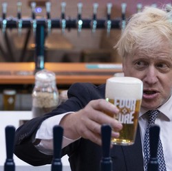 Johnson: Jabatan Menlu Inggris Mirip Dipenjara di Kondom Baja