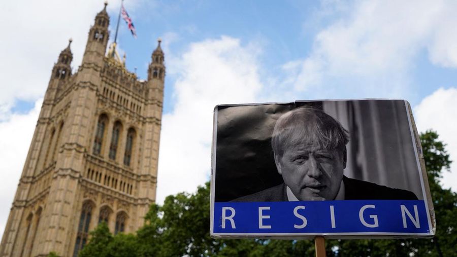 PM Boris Johson Resign Mundur