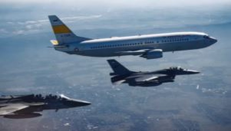 Falcon Star-eMLU pesawat F-16 A/B TNI AU. (Instagram/Militer.udara) Falcon Star-eMLU pesawat F-16 A/B TNI AU. (Instagram/Militer.udara)