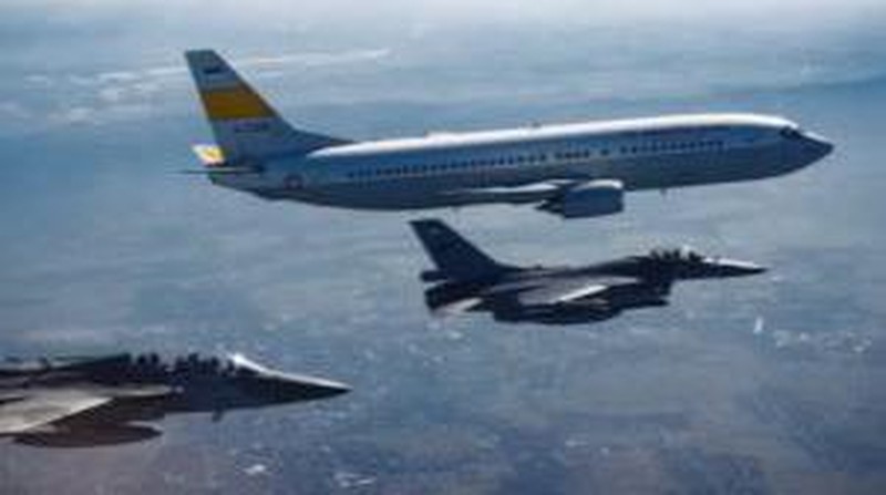 Falcon Star-eMLU pesawat F-16 A/B TNI AU. (Instagram/Militer.udara)