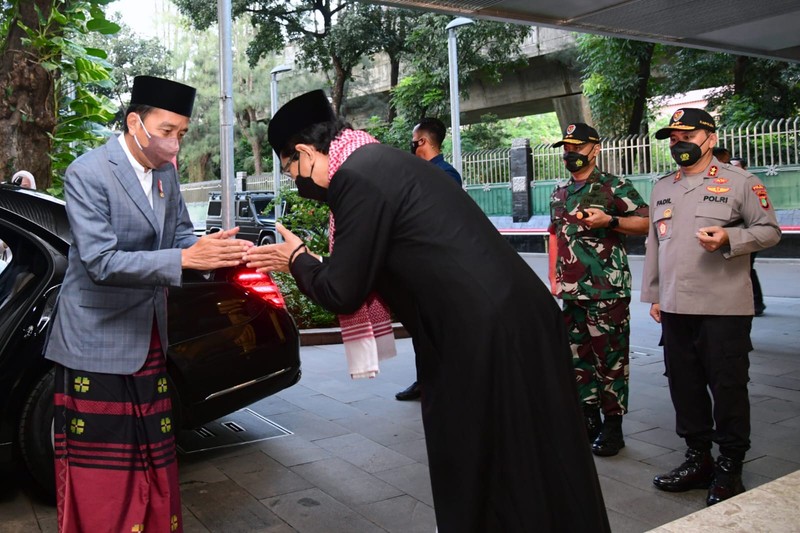 Presiden Joko Widodo beserta Ibu Iriana Joko Widodo menunaikan salat Iduladha 1443 Hijriah di Masjid Istiqlal, Jakarta, pada Minggu, 10 Juli 2022. Presiden Jokowi memaknai hari raya Iduladha sebagai sebuah ketauhidan dan aktivitas untuk menebarkan kebaikan serta kebahagian kepada sesama umat.  (Biro Pers Sekretarat Presiden RI)