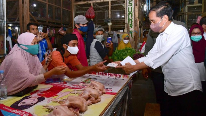 Jokowi (Muchlis Jr - Biro Pers Sekretariat Presiden) Jokowi (Muchlis Jr - Biro Pers Sekretariat Presiden)