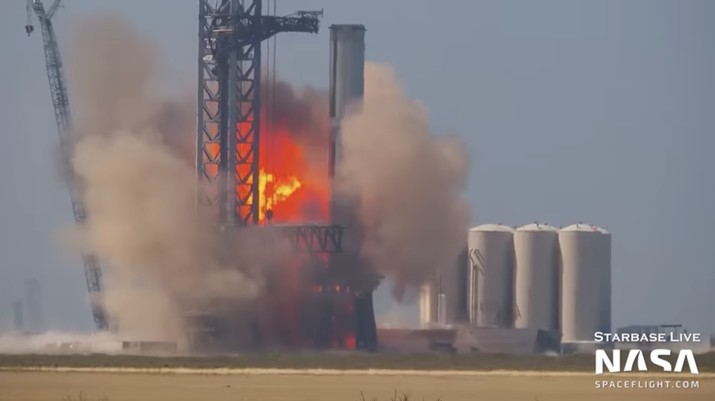 SpaceX Booster 7 Experiences Explosion (NasaSpaceflight)