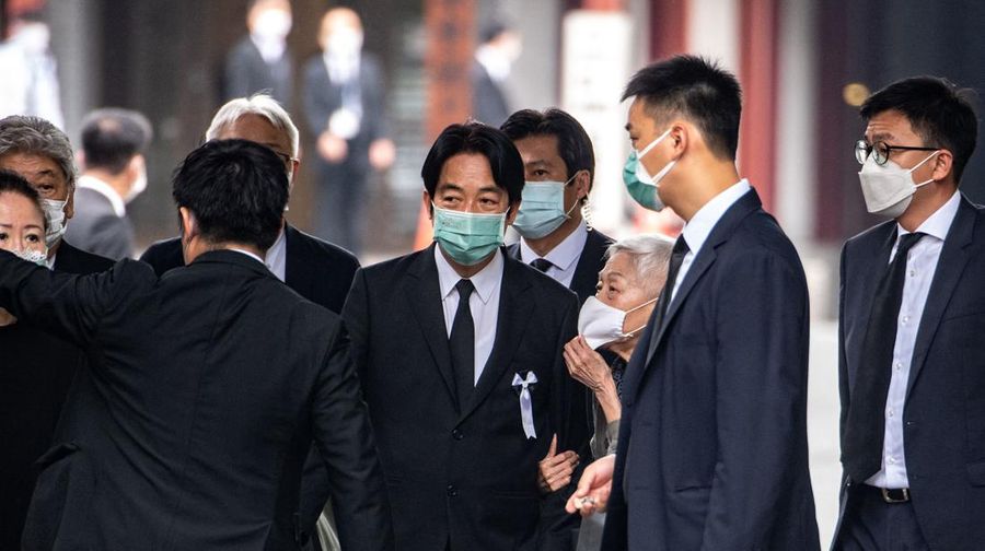 Taiwanese Vice President William Lai (C) attends the funeral of late former Japanese prime minister Shinzo Abe at the Zojoji Temple in Tokyo on July 12, 2022. (Photo by Philip FONG / AFP) (Photo by PHILIP FONG/AFP via Getty Images)