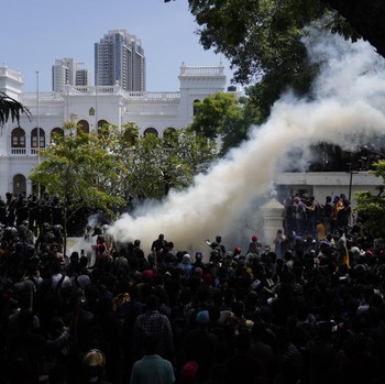 Sri Langka Makin Horor, Presiden Kabur Kantor PM Diserbu