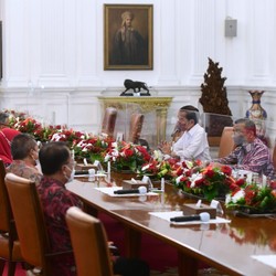 Bos OJK Baru Dilantik 20 Juli, OJK Lama Pamit ke Jokowi