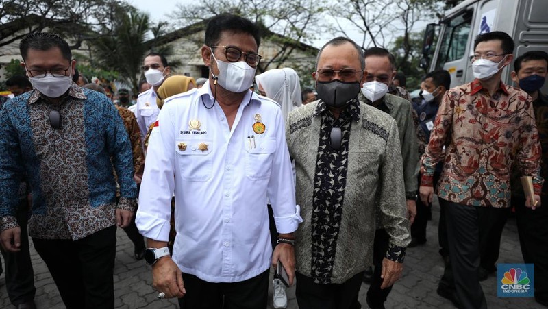 Menteri pertanian RI Syahrul Yasin Limpo melepas ekspor perdana produk unggas daging ayam di Kantor Pusat CPI Ancol, Jakarta, Rabu (13/7/2022). PT Charoen Pokphand Indonesia Tbk (CPIN) melakukan ekspor perdana produk unggasnya ke Singapura sebanyak 50.000 Kg ekspor produk unggas. (CNBC Indonesia/Tri Susilo)