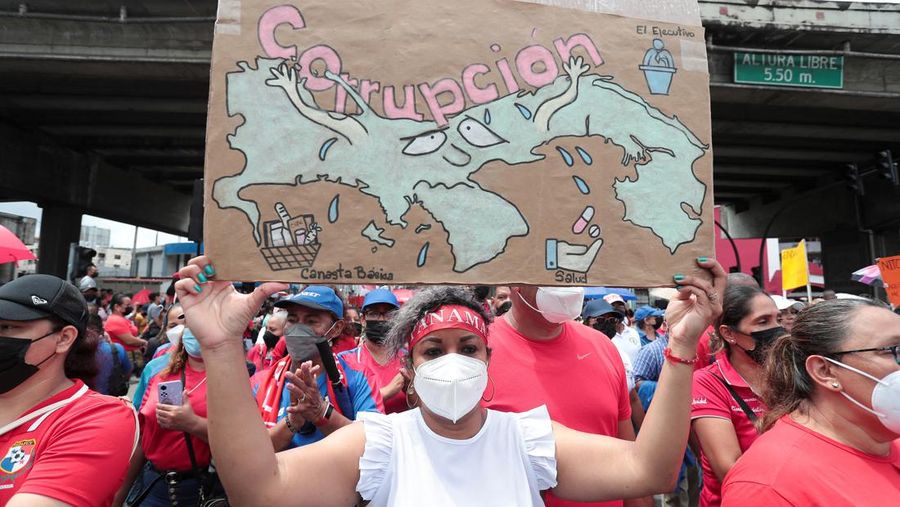 Demonstrators take part in a protest to demand the government steps to curb inflation, lower fuel and food prices, in Panama City, Panama July 12, 2022. REUTERS/Erick Marciscano
