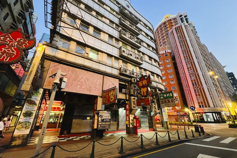 Virus Outbreak Macao Casino Lisboa is closed in Macao, Monday, July 11, 2022. Streets in the gambling center of Macao were empty Monday after casinos and most other businesses were ordered to close while the Chinese territory near Hong Kong fights a coronavirus outbreak. (AP Photo/Kong)
