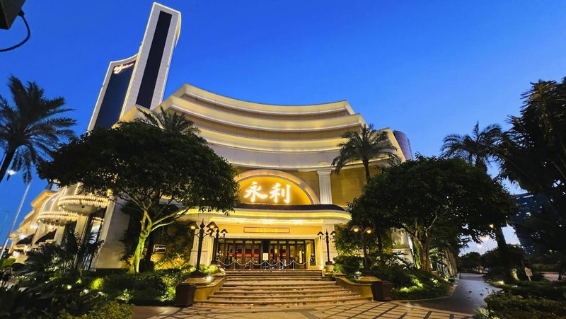 Casino Lisboa is closed in Macao, Monday, July 11, 2022. Streets in the gambling center of Macao were empty Monday after casinos and most other businesses were ordered to close while the Chinese territory near Hong Kong fights a coronavirus outbreak. (AP Photo/Kong)
