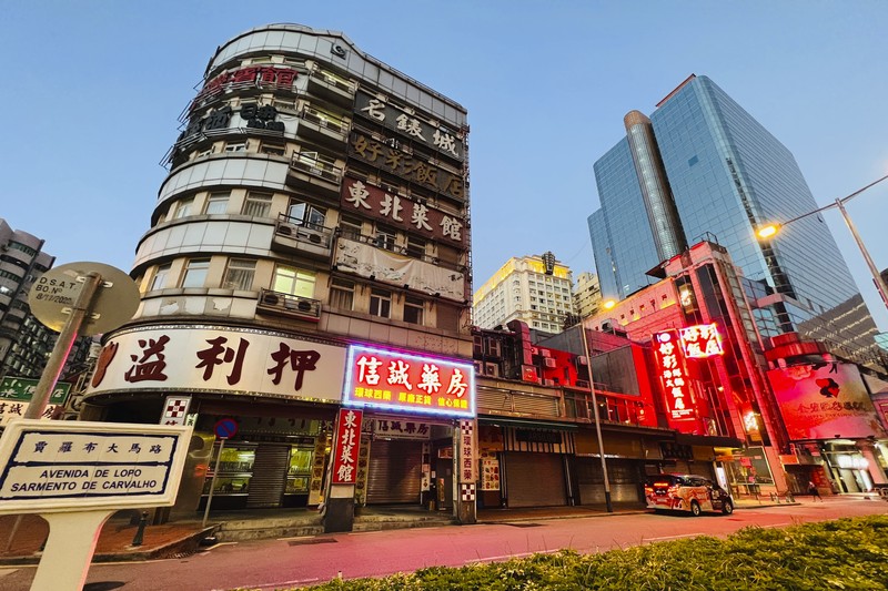 Casino Lisboa is closed in Macao, Monday, July 11, 2022. Streets in the gambling center of Macao were empty Monday after casinos and most other businesses were ordered to close while the Chinese territory near Hong Kong fights a coronavirus outbreak. (AP Photo/Kong)