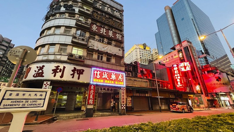 Casino Lisboa is closed in Macao, Monday, July 11, 2022. Streets in the gambling center of Macao were empty Monday after casinos and most other businesses were ordered to close while the Chinese territory near Hong Kong fights a coronavirus outbreak. (AP Photo/Kong)