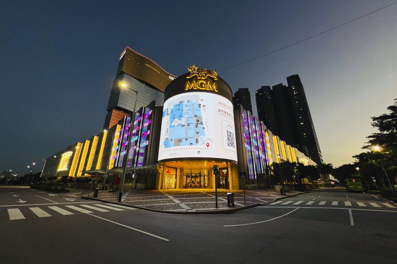 Virus Outbreak Macao Casino Lisboa is closed in Macao, Monday, July 11, 2022. Streets in the gambling center of Macao were empty Monday after casinos and most other businesses were ordered to close while the Chinese territory near Hong Kong fights a coronavirus outbreak. (AP Photo/Kong)