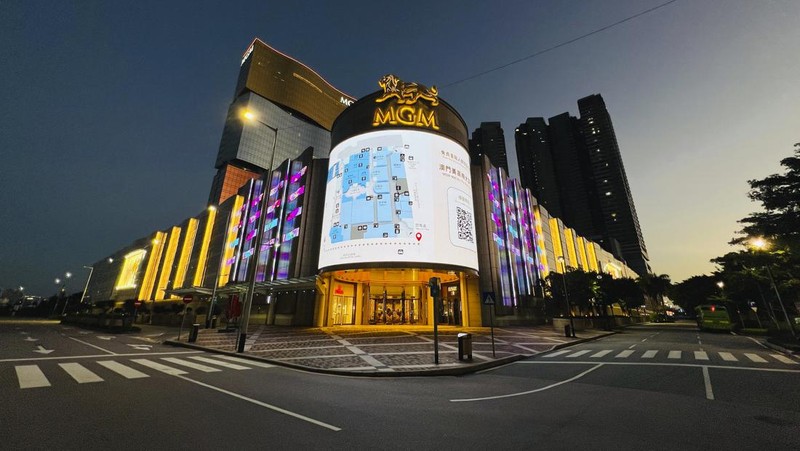 Casino Lisboa is closed in Macao, Monday, July 11, 2022. Streets in the gambling center of Macao were empty Monday after casinos and most other businesses were ordered to close while the Chinese territory near Hong Kong fights a coronavirus outbreak. (AP Photo/Kong)