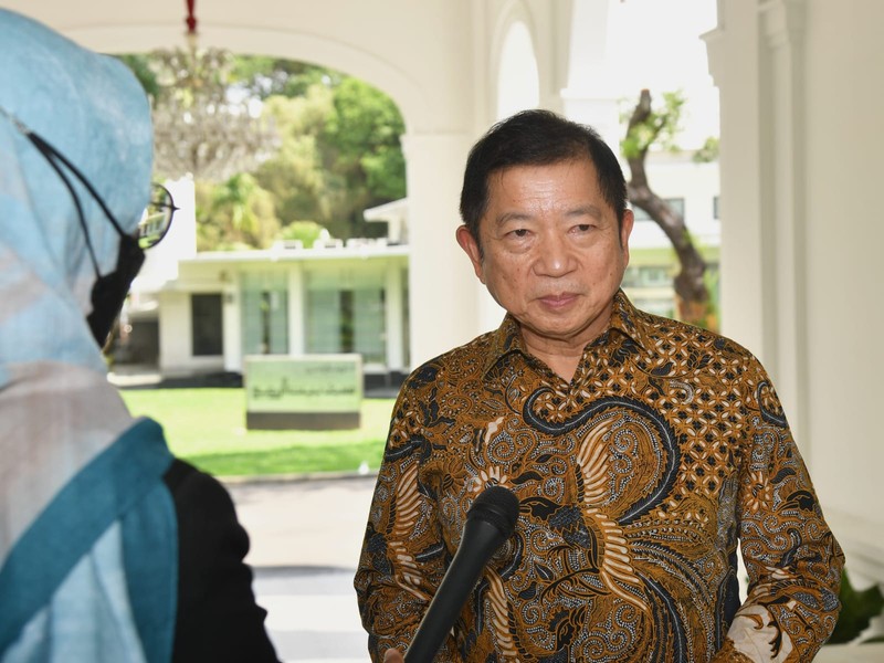 Presiden Joko Widodo menerima delegasi Bank Dunia di Istana Merdeka, Jakarta, pada Kamis, 14 Juli 2022. Delegasi yang hadir yakni Axel van Trotsenburg selaku Managing Director of Operations, Manuela V. Ferro selaku Regional Vice President East Asia and Pacific, serta Satu Kahkonen selaku Country Director Indonesia and Timor-Leste. (Biro Setpres RI) Presiden Joko Widodo menerima delegasi Bank Dunia di Istana Merdeka, Jakarta, pada Kamis, 14 Juli 2022. Delegasi yang hadir yakni Axel van Trotsenburg selaku Managing Director of Operations, Manuela V. Ferro selaku Regional Vice President East Asia and Pacific, serta Satu Kahkonen selaku Country Director Indonesia and Timor-Leste. (Biro Setpres RI)