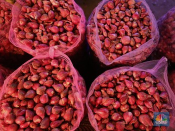 Harga Beras 'Terbang', Bawang Merah Malah 'Nyungsep'