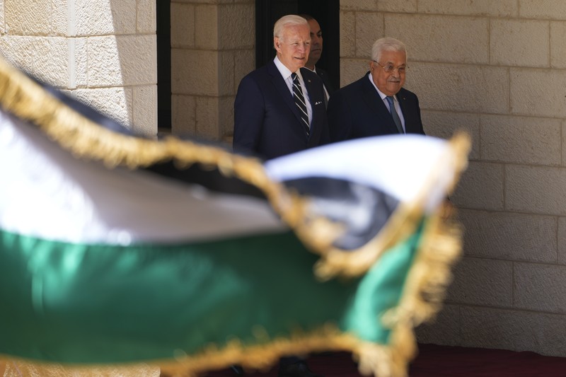 USA-PALESTINIANS/BIDEN-ABBAS U.S. President Joe Biden shakes hands with Palestinian President Mahmoud Abbas at the Presidential Compound, in Bethlehem, in the Israeli-occupied West Bank July 15, 2022. REUTERS/Evelyn Hockstein