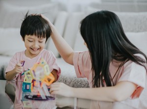 Tak Harus Sekolah Mahal, Pakar Stanford Bagikan Kiat Besarkan Anak Biar Sukses
