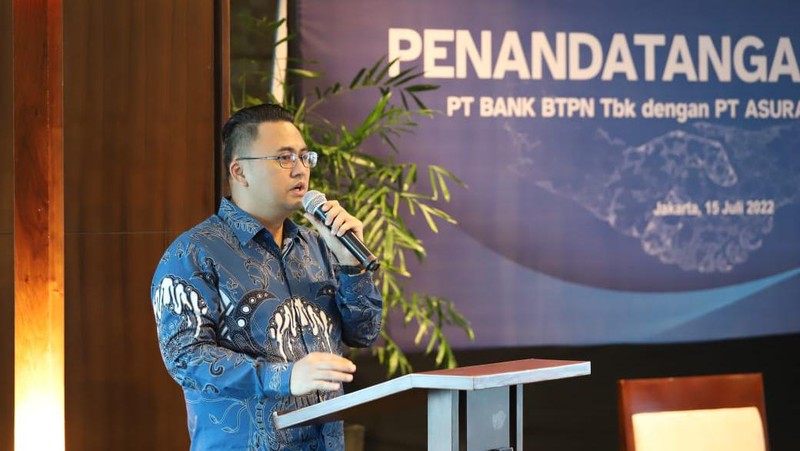 PT Asuransi Umum Mega (Asuransi Mega) melakukan penandatanganan MoU dengan PT Bank BTPN Tbk (Bank BTPN) yang merupakan dari SMBC Group di menara Bank Mega, Jakarta, Jumat,15/7. (CNBC Indonesia/Muhammad Sabki)