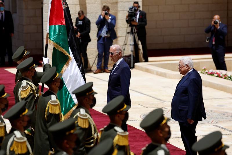 USA-PALESTINIANS/BIDEN-ABBAS U.S. President Joe Biden shakes hands with Palestinian President Mahmoud Abbas at the Presidential Compound, in Bethlehem, in the Israeli-occupied West Bank July 15, 2022. REUTERS/Evelyn Hockstein