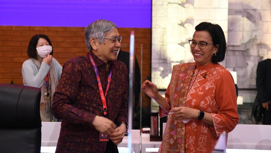 Menteri Keuangan Sri Mulyani Indtrawati bertemu dengan Gubernur Bank Jepang Haruhiko Kuroda. (Dok: Kemenkeu)