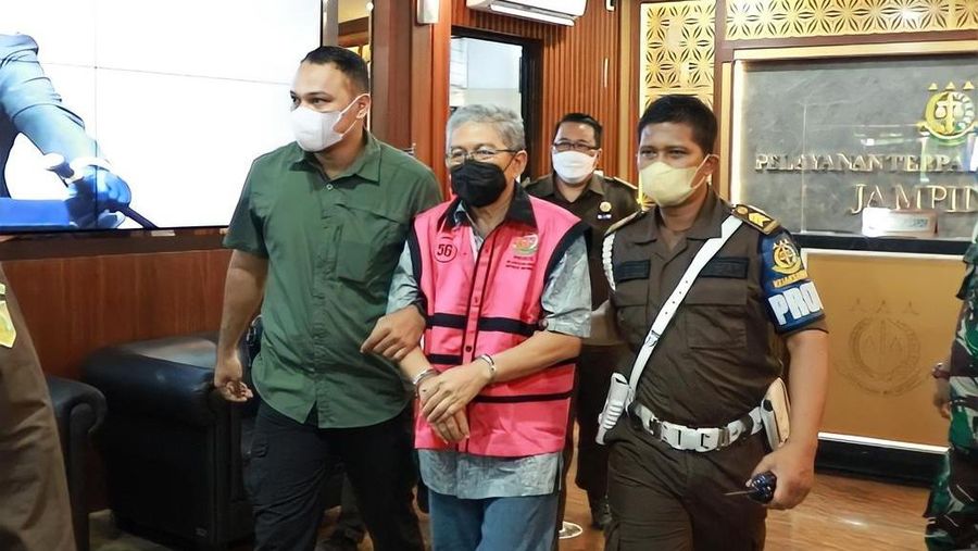 Direktur Penyidikan Jaksa Agung Muda Bidang Tindak Pidana Khusus telah menetapkan 5 (lima) orang Tersangka terkait dengan Perkara Dugaan Tindak Pidana Korupsi pada Proyek Pembangunan Pabrik Blast Furnace oleh PT Krakatau Steel pada tahun 2011. (Dok: Kejagung)