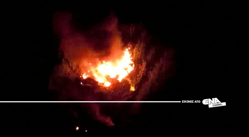 Sebuah pesawat kargo Ukraina yang membawa amunisi dari Serbia ke Bangladesh jatuh di dekat kota Kavala di utara Yunani pada Sabtu (16/7/2022) waktu setempat. (REUTERS/ALKIS KONSTANTINIDIS) Sebuah pesawat kargo Ukraina yang membawa amunisi dari Serbia ke Bangladesh jatuh di dekat kota Kavala di utara Yunani pada Sabtu (16/7/2022) waktu setempat. (REUTERS/ALKIS KONSTANTINIDIS)