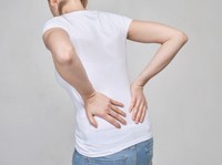 Tiba-tiba Sakit Pinggang? Awas Gejala Awal Covid Omicron