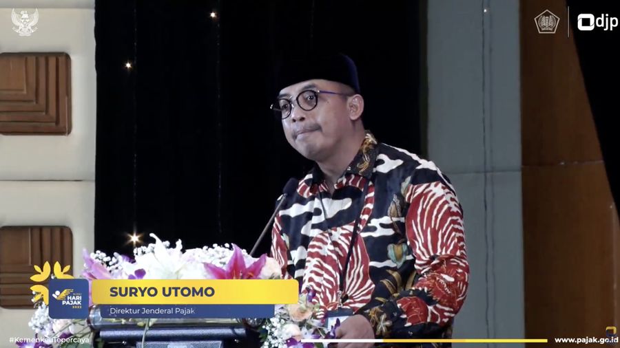Suryo Utomo dalam acara perayaan hari pajak. (Tangkapan layar Youtube Direktorat Jenderal Pajak)