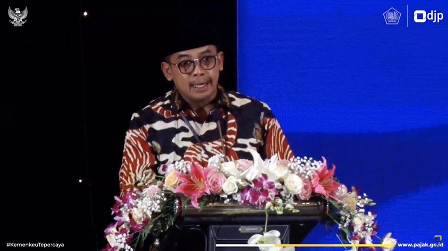 Suryo Utomo dalam acara perayaan hari pajak. (Tangkapan layar Youtube Direktorat Jenderal Pajak)