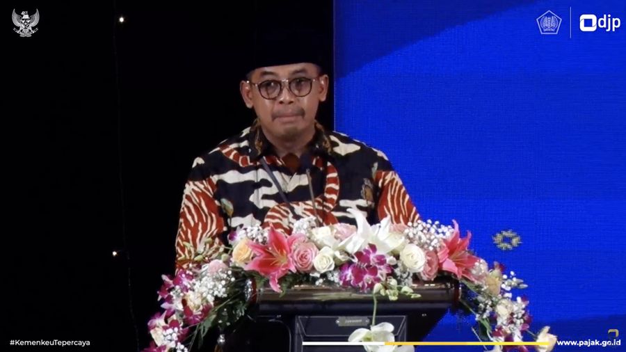 Suryo Utomo dalam acara perayaan hari pajak. (Tangkapan layar Youtube Direktorat Jenderal Pajak)