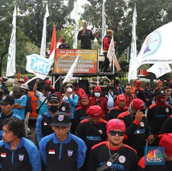 Gak Mau Kalah dari Gaji PNS, Buruh Ngotot Minta UMP Naik 15%