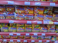 Mi Instan Makin Mahal, Harga 'Beterbangan' di Minimarket