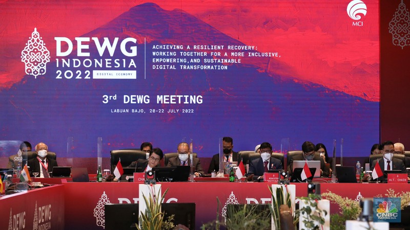 Suasana pertemuan ketiga Kelompok Kerja Ekonomi Digital Group of Twenty atau Digital Economy Working Group (3rd DEWG Meeting) G20 pada 20-23 Juli 2022 di Hotel Meruorah Komodo, Labuan Bajo, Manggarai Barat, Nusa Tenggara Timur (NTT), Rabu (20/7/2022). (CNBC Indonesia/Andrean Kristianto)