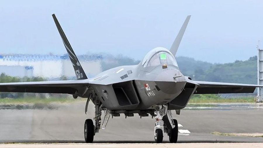 Jet tempur canggih patungan Korea Selatan-Indonesia, KF-21/IF-21 Boramae sukses uji terbang perdana pada 19 Juli 2022. (Dok: Angkatan Udara Republik Korea ) Jet tempur canggih patungan Korea Selatan-Indonesia, KF-21/IF-21 Boramae sukses uji terbang perdana pada 19 Juli 2022. (Dok: Angkatan Udara Republik Korea )