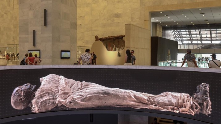 Pandangan umum Museum Nasional Peradaban Mesir di Kairo, Mesir pada 23 Mei 2022. Museum yang merupakan satu-satunya di dunia Arab dan menyoroti sejarah dan budaya Mesir kuno, sekitar 50 ribu keping artefak sejarah dari berbagai abad Mesir Kuno dipamerkan. (via Getty Images/Anadolu Agency) Pandangan umum Museum Nasional Peradaban Mesir di Kairo, Mesir pada 23 Mei 2022. Museum yang merupakan satu-satunya di dunia Arab dan menyoroti sejarah dan budaya Mesir kuno, sekitar 50 ribu keping artefak sejarah dari berbagai abad Mesir Kuno dipamerkan. (via Getty Images/Anadolu Agency)