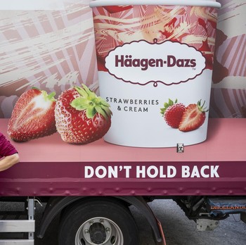 Suasana Pabrik Haagen-Dazs, Es Krimnya Diduga Terkontaminasi