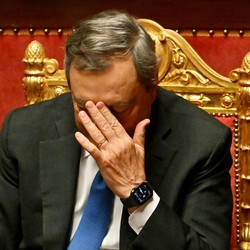 Ini Kronologi & Penyebab PM Italia Mario Draghi Mundur