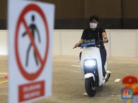 RI Terjerat Subsidi BBM: Pakai Motor Listrik Ternyata Irit!