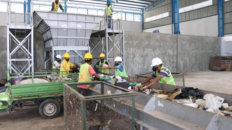 Presiden Joko Widodo meresmikan Penataan Kawasan Waterfront Marina dan Sistem Pengelolaan Sampah Warloka yang dipusatkan di Waterfront Marina, Kamis (21/7/2022). (Dok: PUPR)
