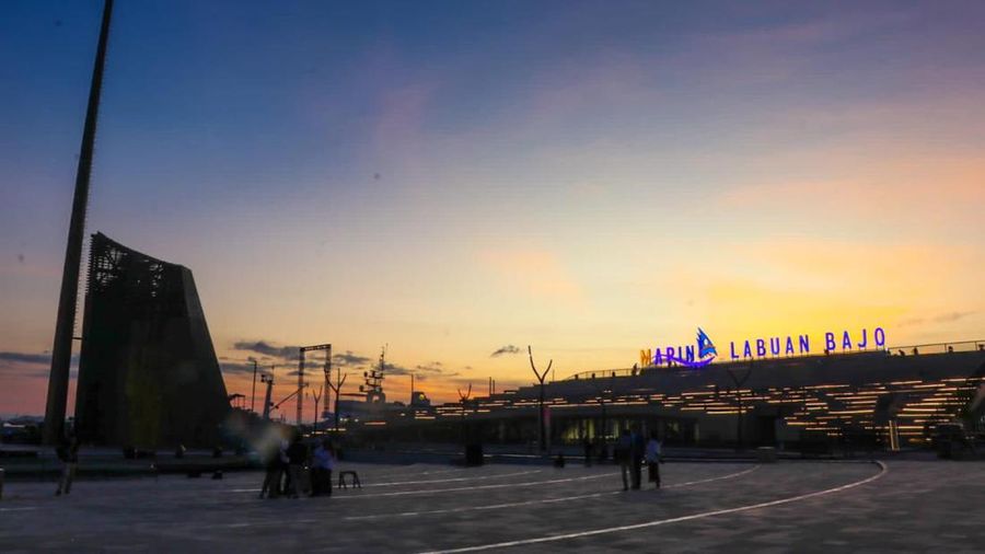 Presiden Joko Widodo meresmikan Penataan Kawasan Waterfront Marina dan Sistem Pengelolaan Sampah Warloka yang dipusatkan di Waterfront Marina, Kamis (21/7/2022). (Dok: PUPR)