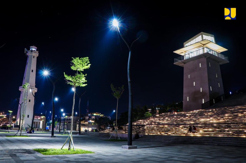 Presiden Joko Widodo meresmikan Penataan Kawasan Waterfront Marina dan Sistem Pengelolaan Sampah Warloka yang dipusatkan di Waterfront Marina, Kamis (21/7/2022). (Dok: PUPR) Presiden Joko Widodo meresmikan Penataan Kawasan Waterfront Marina dan Sistem Pengelolaan Sampah Warloka yang dipusatkan di Waterfront Marina, Kamis (21/7/2022). (Dok: PUPR)