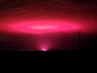 Potret Fenomena Langit Australia yang Berubah Jadi Pink