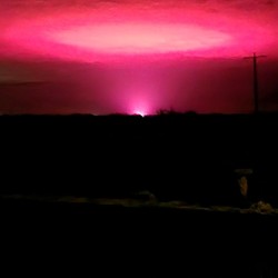 Misteri Cahaya Pink di Langit Australia, Bukti Invasi Alien?