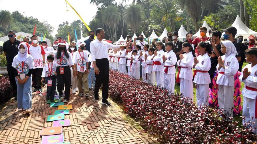 Presiden Joko Widodo menghadiri acara peringatan Hari Anak Nasional yang digelar di Kebun Raya Bogor, Jawa Barat, pada Sabtu, 23 Juli 2022. (Rusman - Biro Pers Sekretariat Presiden)