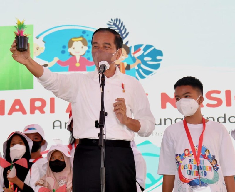 Presiden Joko Widodo menghadiri acara peringatan Hari Anak Nasional yang digelar di Kebun Raya Bogor, Jawa Barat, pada Sabtu, 23 Juli 2022. (Rusman - Biro Pers Sekretariat Presiden) Presiden Joko Widodo menghadiri acara peringatan Hari Anak Nasional yang digelar di Kebun Raya Bogor, Jawa Barat, pada Sabtu, 23 Juli 2022. (Rusman - Biro Pers Sekretariat Presiden)